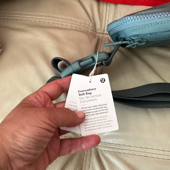 NWT Lululemon Teal belt bag - Picture 12 of 12